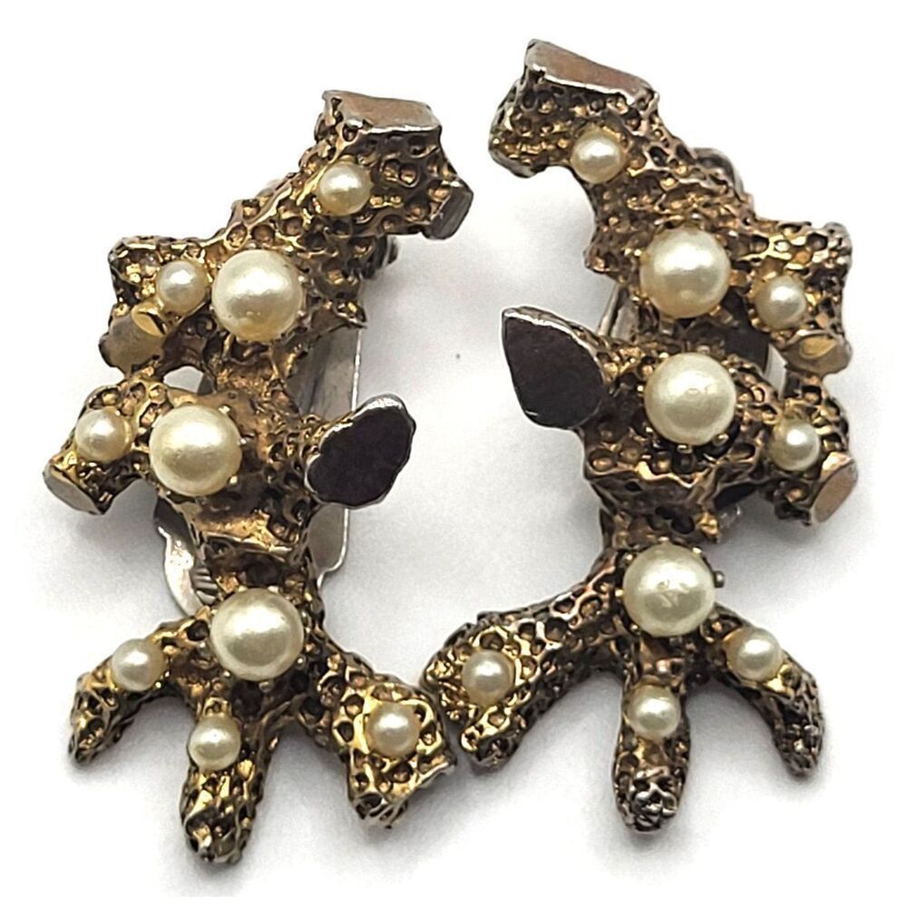 Vintage 60s Coral Imitation Pearl Clip On Earrings 1.5in